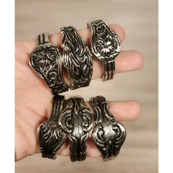 Set of 6 Bent Spoon Metal Napkin Ring Holders Pattern Silverware Handle EUC (25) - Picture 3 of 13